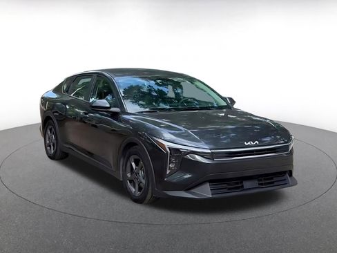 Used 2025 Kia K4 LXS image 3