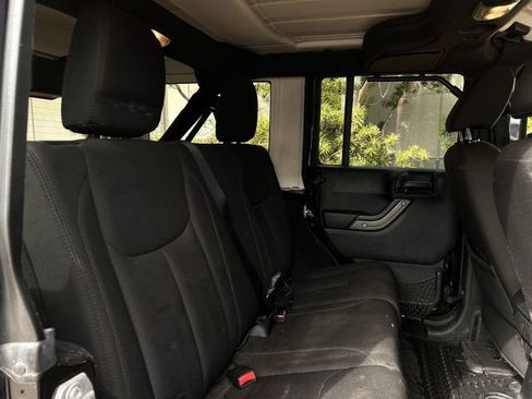 Used 2017 Jeep Wrangler Unlimited Sport image 27