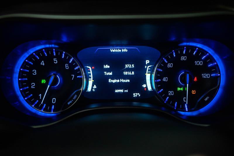 Used 2023 Chrysler Pacifica Touring-L FWD image 17
