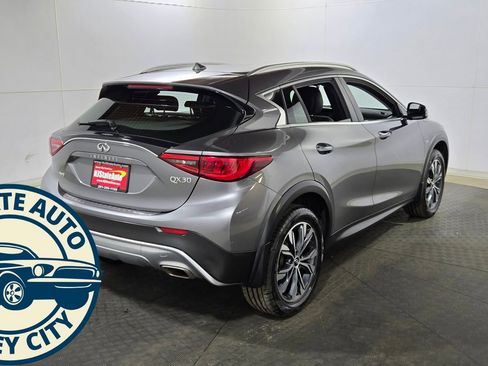 Used 2018 INFINITI QX30 AWD image 7