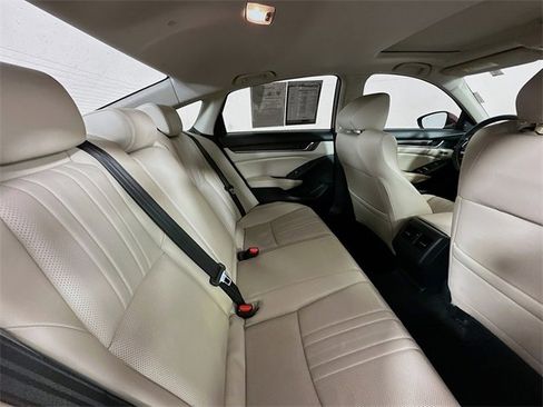 Used 2018 Honda Accord Touring image 29