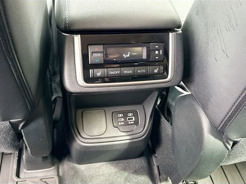 Certified 2024 Subaru Ascent Limited AWD/4WD image 26
