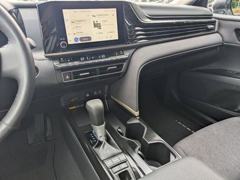 Used 2025 Toyota Camry LE w/ Convenience Package image 24