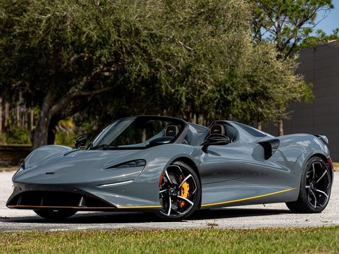 Used 2021 McLaren Elva RWD image 7