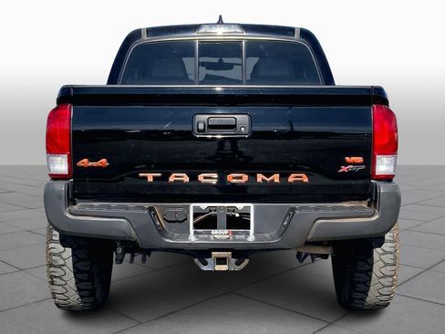 Used 2017 Toyota Tacoma SR5 w/ Tow Package image 5