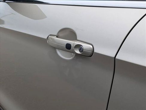 Used 2018 Ford Escape Titanium w/ Ford Safe & Smart Package FWD image 14
