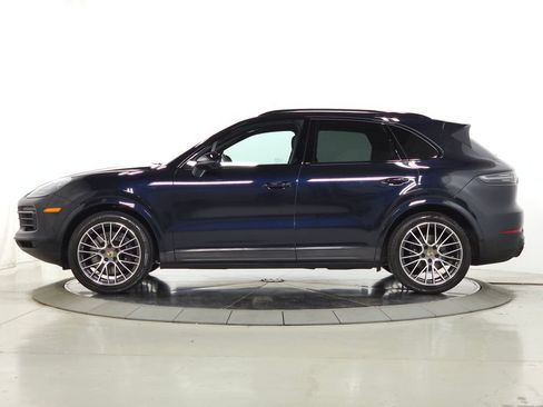 Used 2023 Porsche Cayenne Platinum Edition AWD/4WD image 2
