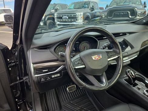 Used 2020 Cadillac XT4 Sport w/ Technology Package image 8