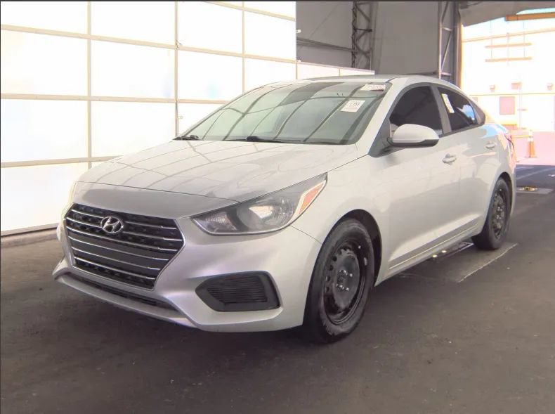 Used 2021 Hyundai Accent SE FWD image 1