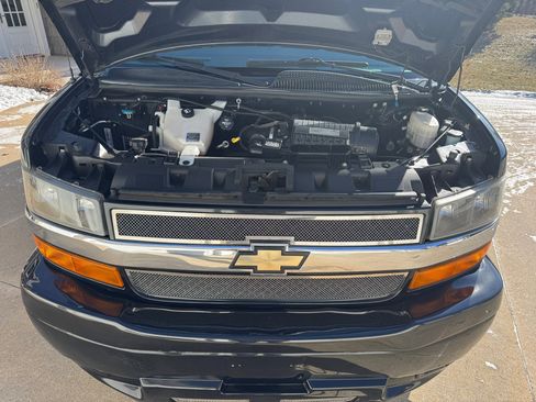Used 2019 Chevrolet Express 2500 RWD 2500 155 image 37