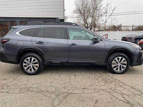Used 2025 Subaru Outback Premium w/ Popular Package #1A AWD/4WD image 9
