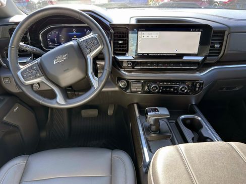 Used 2024 Chevrolet Silverado 1500 LT Trail Boss w/ Convenience Package II AWD/4WD image 15