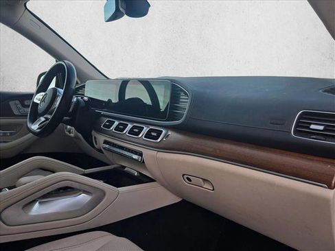 Used 2023 Mercedes-Benz GLS 450 4MATIC image 22