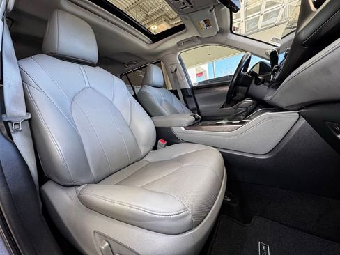 Used 2020 Toyota Highlander Limited image 55