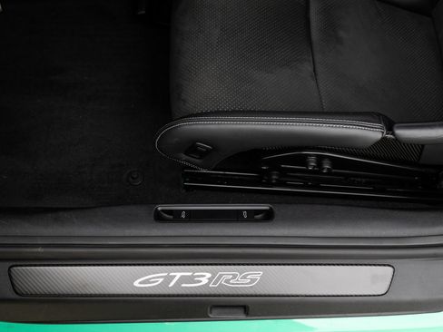 Certified 2025 Porsche 911 GT3 RS w/ Weissach Package RWD image 21