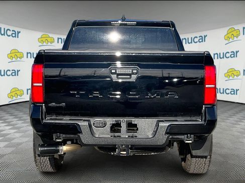 Used 2024 Toyota Tacoma TRD Off-Road image 5