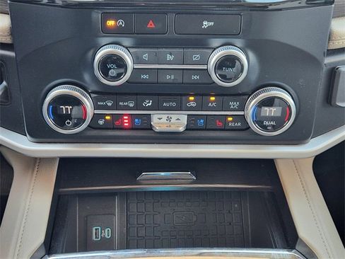 Used 2024 Ford Expedition Max Limited image 18