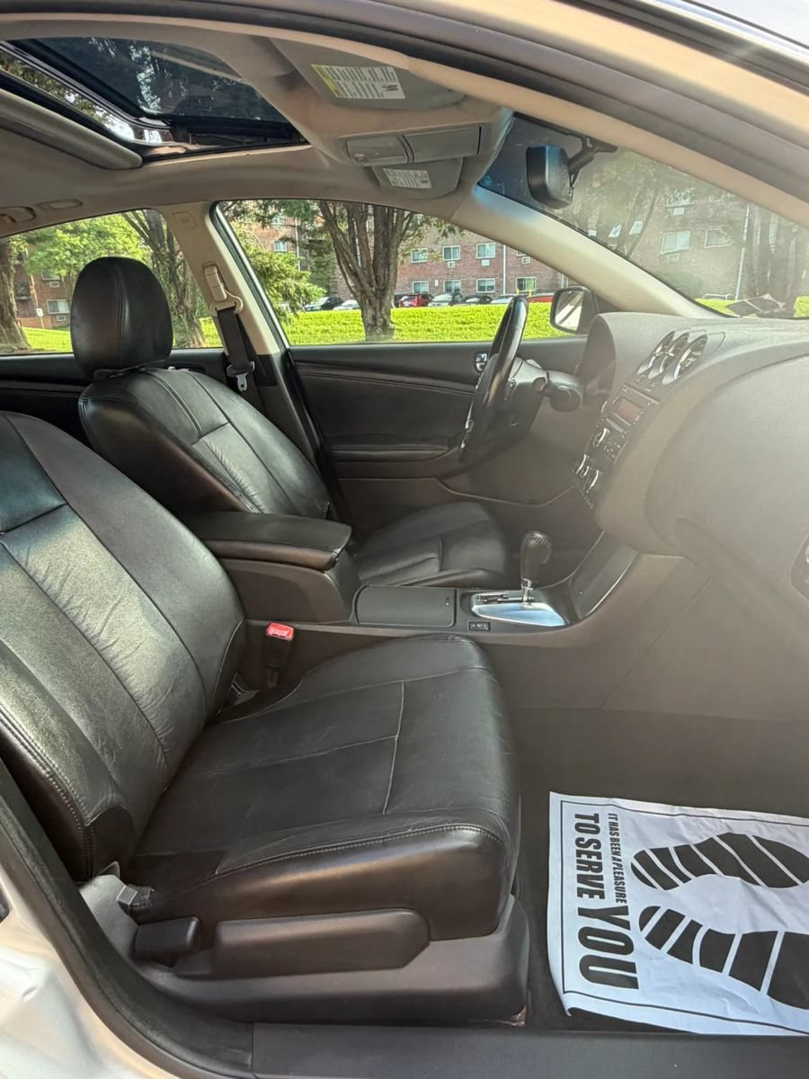 Used 2010 Nissan Altima 2.5 SL w/ SL Pkg FWD image 12