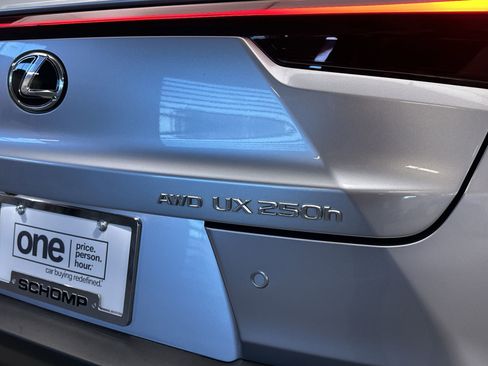 Used 2024 Lexus UX 250h F Sport image 23