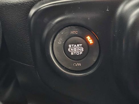 Used 2023 Jeep Gladiator Overland AWD/4WD image 29