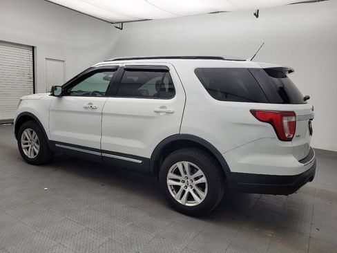 Used 2018 Ford Explorer XLT w/ Equipment Group 202A AWD/4WD image 3