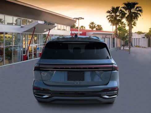 Used 2025 Lincoln Nautilus Reserve AWD/4WD image 4