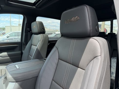 New 2026 Chevrolet Silverado 2500 High Country w/ High Country Premium Package AWD/4WD image 15
