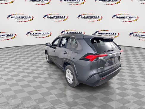 Used 2021 Toyota RAV4 LE AWD/4WD image 6