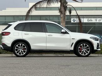 Used 2022 BMW X5 xDrive45e w/ Climate Comfort Package video 2