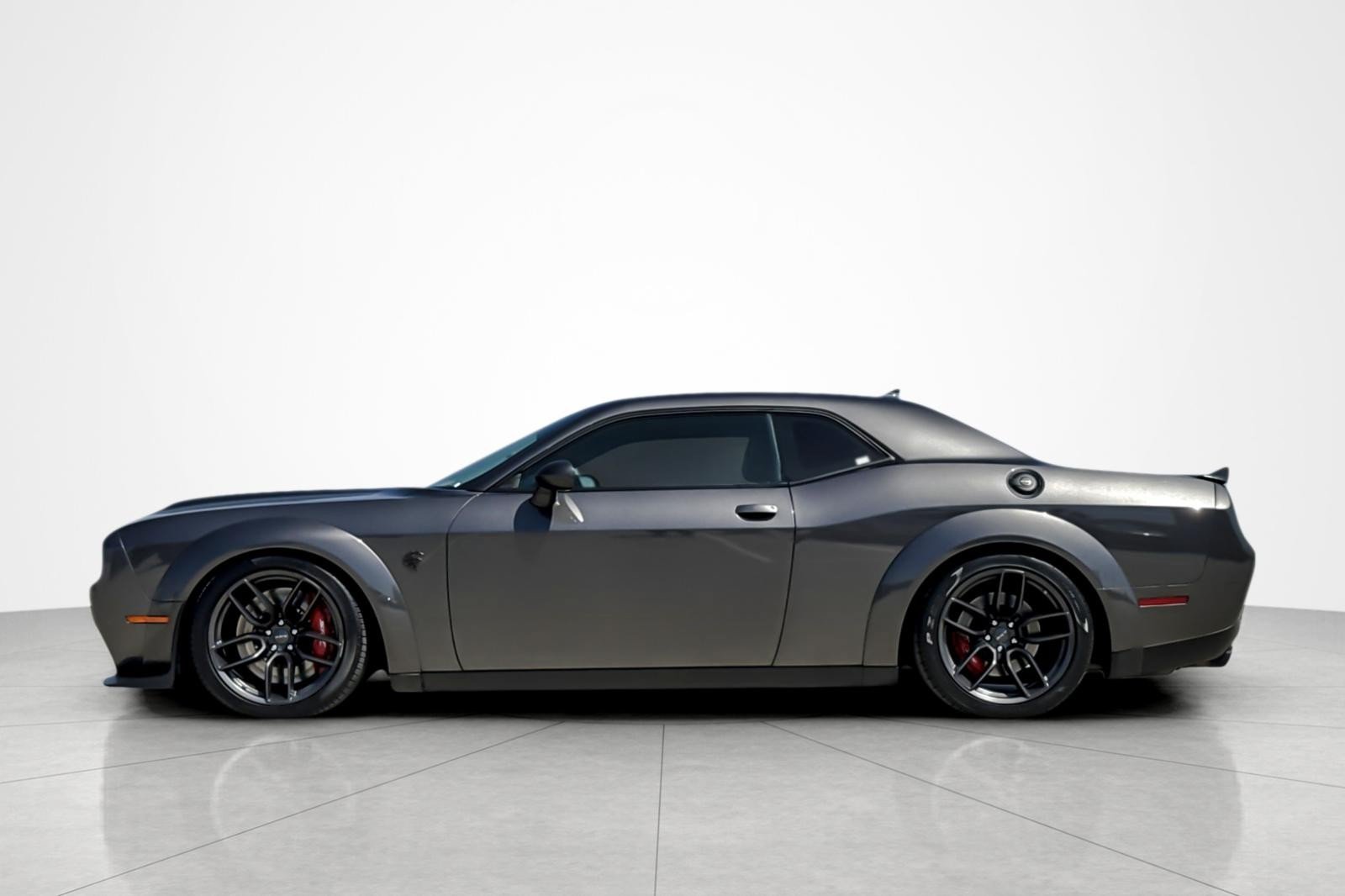 Used 2023 Dodge Challenger SRT Hellcat RWD image 2
