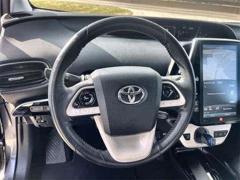 Used 2017 Toyota Prius Prime Advanced image 17
