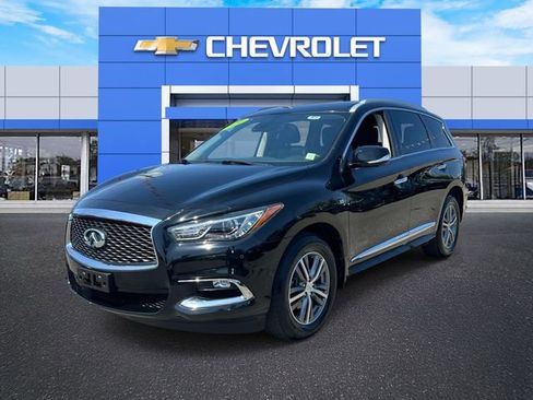 Used 2020 INFINITI QX60 Luxe w/ Essential Package AWD/4WD image 2