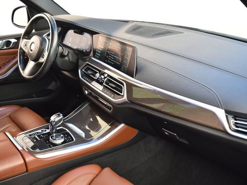 Used 2022 BMW X5 sDrive40i w/ M Sport Package RWD image 19