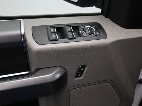 Used 2019 Ford F150 XLT w/ Equipment Group 302A Luxury image 12