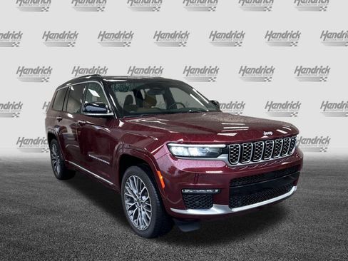 Used 2024 Jeep Grand Cherokee L Summit AWD/4WD image 2
