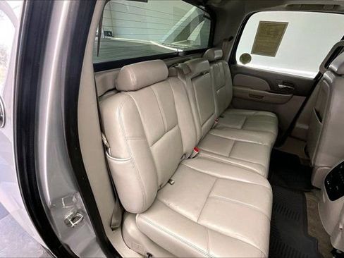 Used 2013 Chevrolet Avalanche LT AWD/4WD image 18