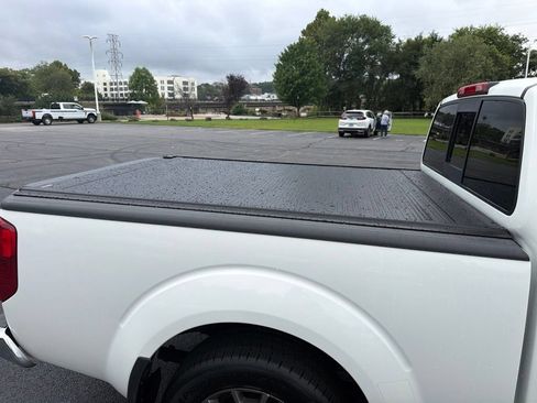 Used 2016 Nissan Frontier SL AWD/4WD image 11