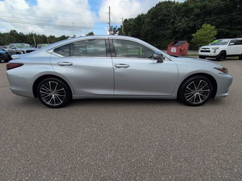 Used 2024 Lexus ES 300h w/ Premium Package FWD image 8