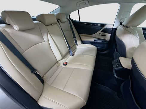 Used 2021 Lexus ES 300h w/ Premium Package image 26