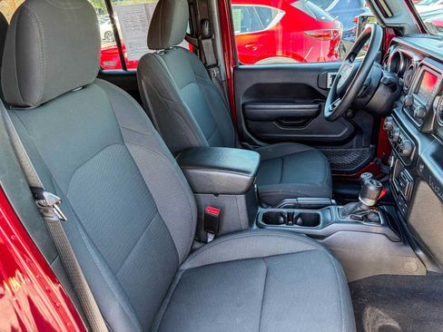 Used 2021 Jeep Wrangler Unlimited Sport AWD/4WD image 16