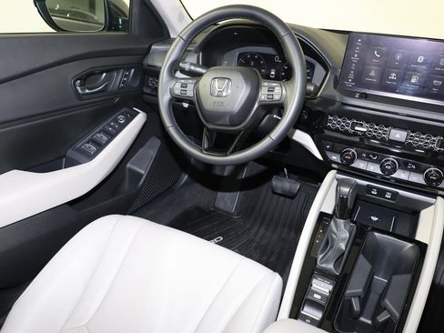 Used 2025 Honda Accord EX-L image 6