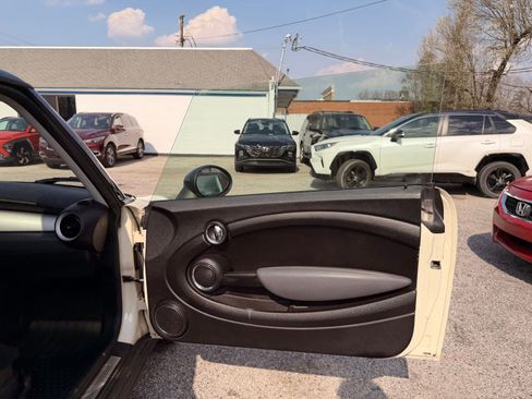 Used 2010 MINI Cooper Hardtop image 14