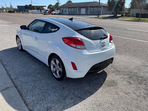 Used 2014 Hyundai Veloster w/ Style Package 02 FWD image 6
