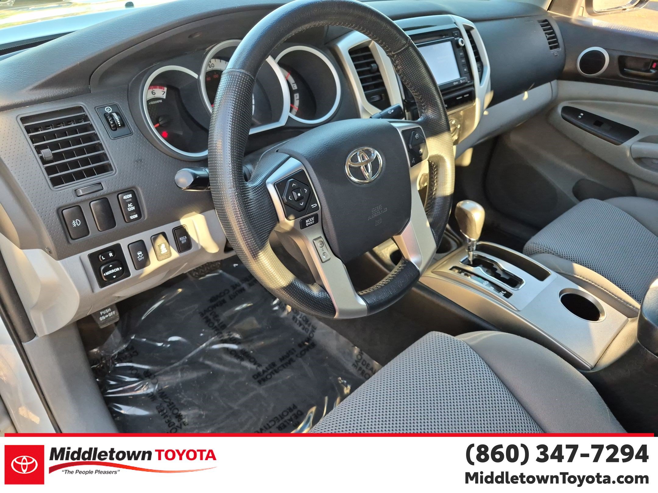Used 2015 Toyota Tacoma 4x4 Access Cab V6 w/ TRD Sport Package image 16