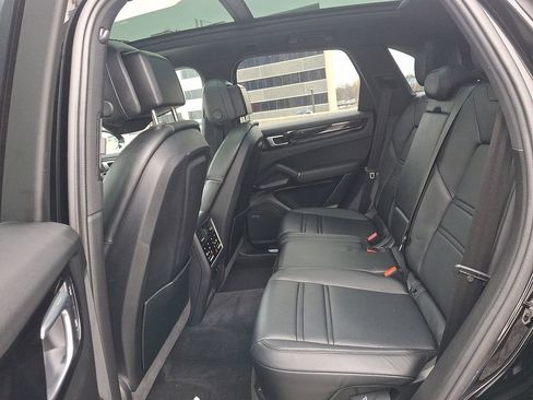 Used 2023 Porsche Cayenne S image 13