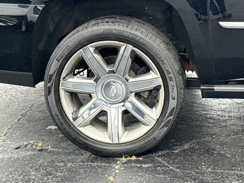 Certified 2017 Cadillac Escalade ESV Premium Luxury RWD image 5