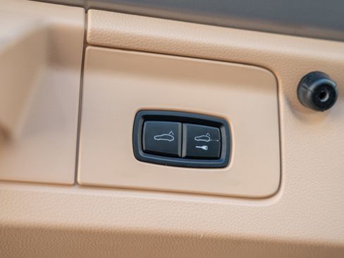 Used 2012 Porsche Panamera AWD/4WD image 37