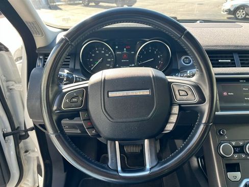 Used 2018 Land Rover Range Rover Evoque SE image 25