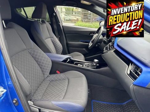 Used 2021 Toyota C-HR XLE FWD image 32