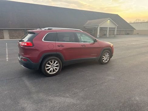 Used 2017 Jeep Cherokee Limited image 5